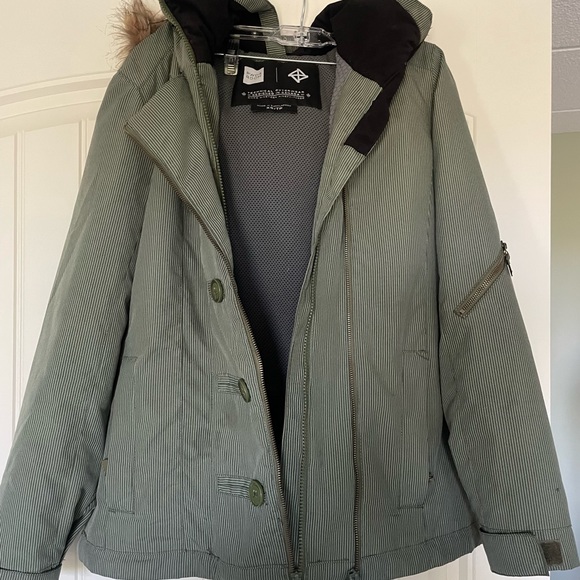 Peer Room Green Striped Parka - Picture 3 of 3